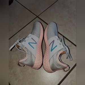 Women's New Balance Foam Cruz size 8.